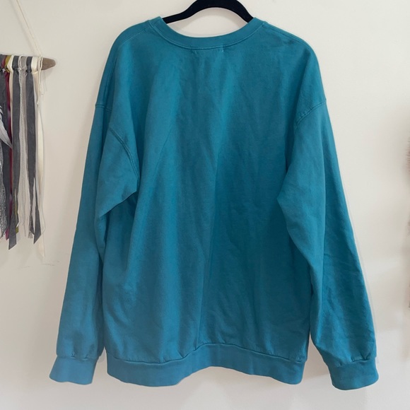 UO “VEGAN” embroidered crewneck - Picture 2 of 5